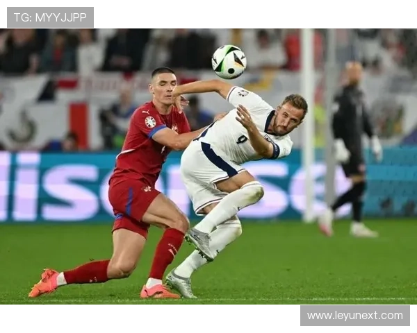 凯恩后期射门动作转移与鲁尼前置分散驱动趋势